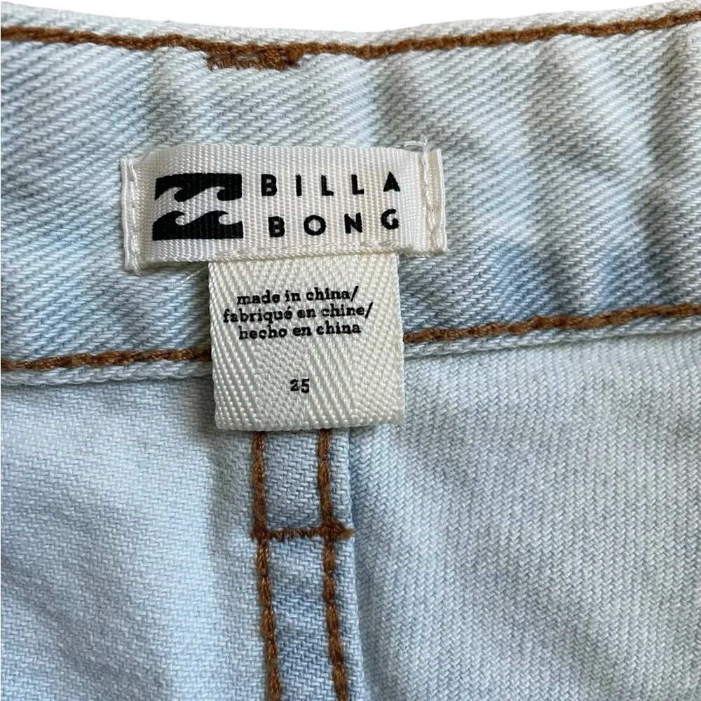 Billabong Women's How Bout That Denim Shorts Size 25 - Picture 5 of 6